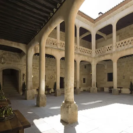 Real Castillo Del Buen Hotell Topas