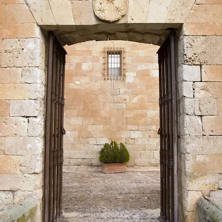 Real Castillo Del Buen Topas